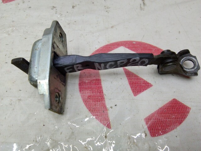 Ограничитель двери TOYOTA FunCargo 