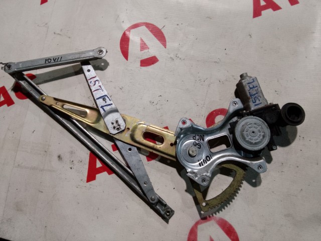 Стеклоподъемник TOYOTA Ist 