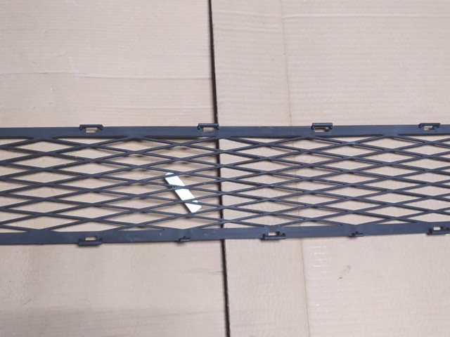 Решетка в бампер TOYOTA Vitz 