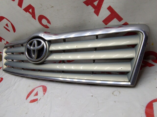 Решетка радиатора TOYOTA Avensis 