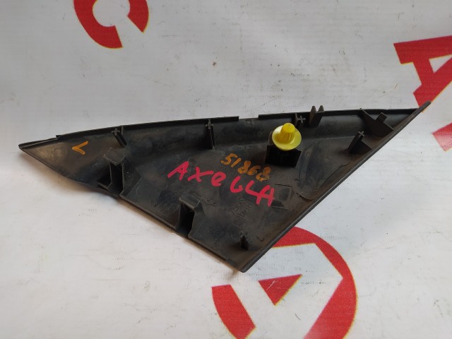 Уголок двери MAZDA Axela 