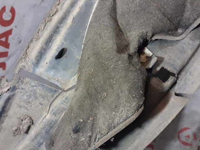 Подкрылок TOYOTA Avensis 