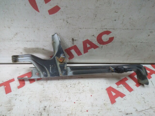 Кронштейн замка капота TOYOTA Corolla Fielder 