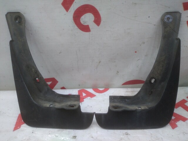 Брызговик TOYOTA Ist 