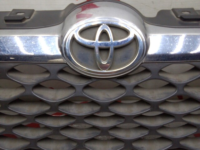Решетка радиатора TOYOTA Duet 