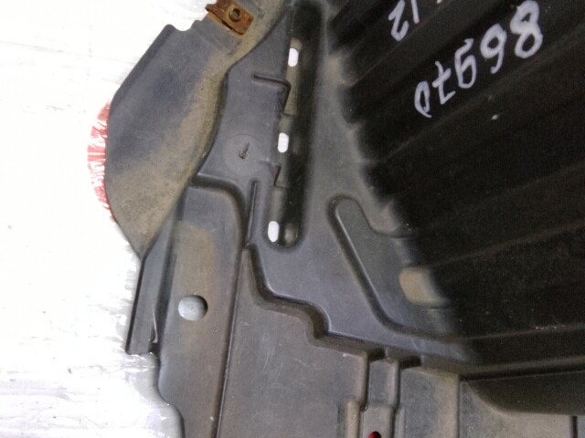 Подкрылок NISSAN March 