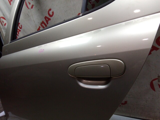 Дверь TOYOTA Vitz 