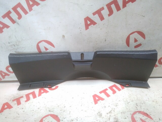 Накладка замка багажника TOYOTA Vitz 