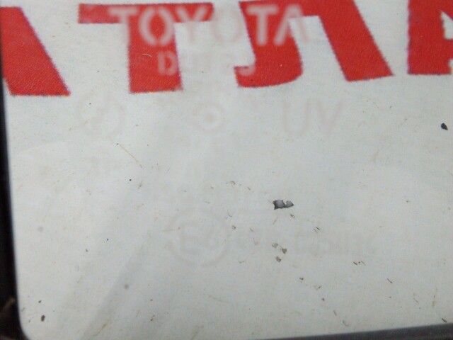 Треугольник (стекло) TOYOTA Vitz 