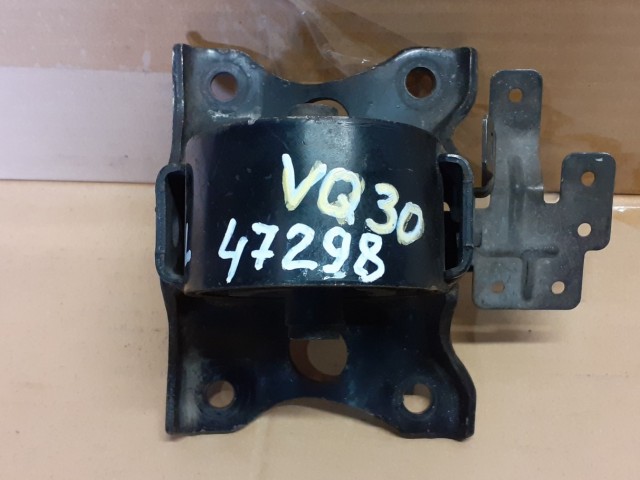 Подушка ДВС NISSAN - VQ30