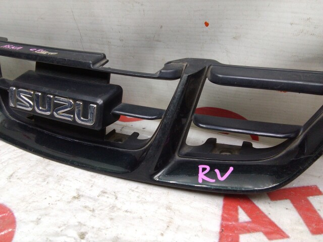 Решетка радиатора ISUZU Aska 