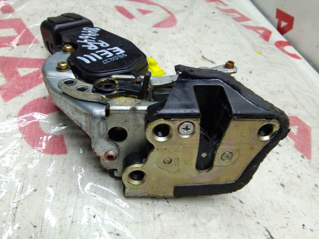 Замок двери TOYOTA Corolla 