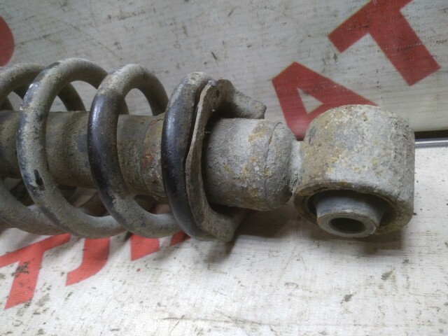 Стойка TOYOTA Avensis 