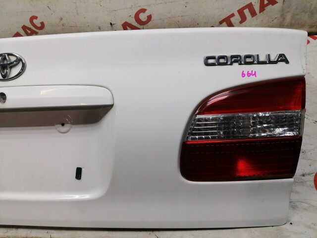 Крышка багажника TOYOTA Corolla 
