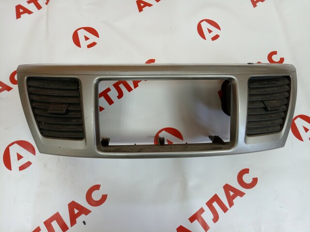 Рамка магнитолы TOYOTA Noah 