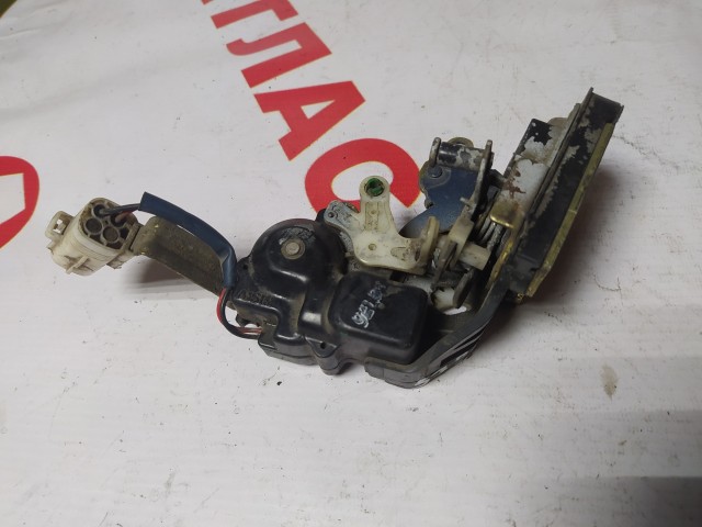 Замок двери TOYOTA Carina 