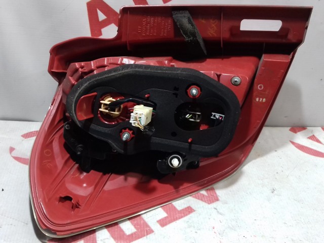 Стоп TOYOTA Ractis 