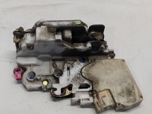 Замок двери NISSAN Primera 