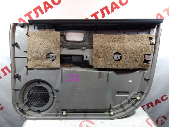 Обшивка двери NISSAN X-Trail 