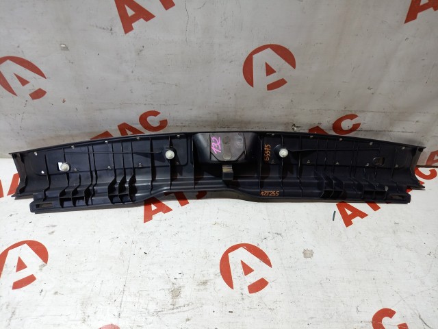 Накладка замка багажника TOYOTA Avensis 