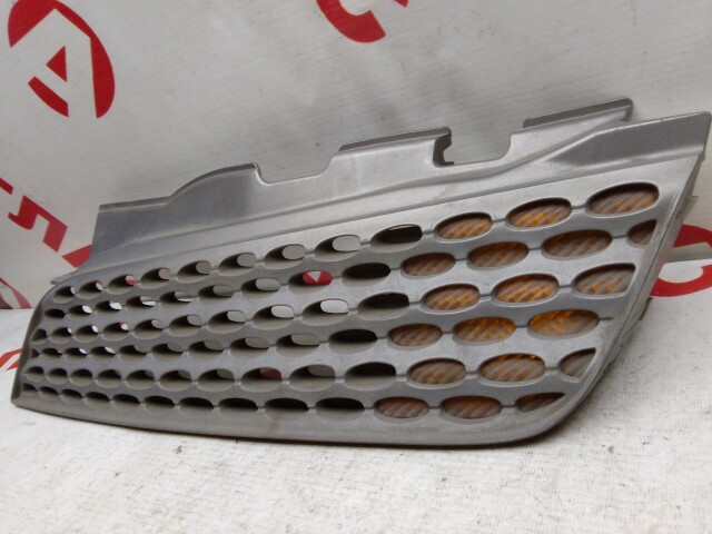 Решетка радиатора NISSAN March 