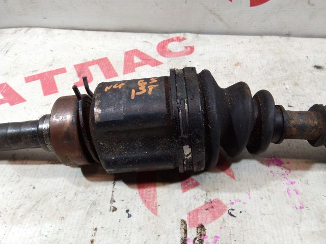 Привод длинный TOYOTA Ist 