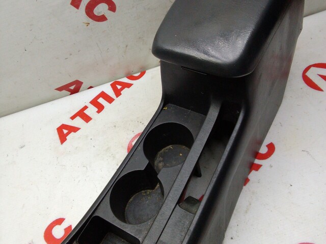 Консоль между сиденьями TOYOTA Corolla 