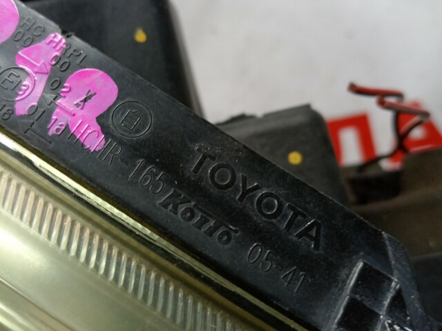 Фара TOYOTA Avensis 