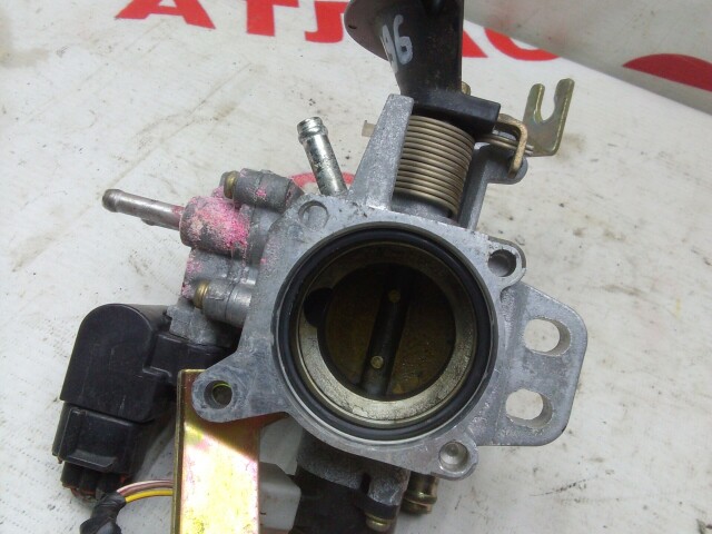 Дроссельная заслонка TOYOTA Platz 1SZ-FE