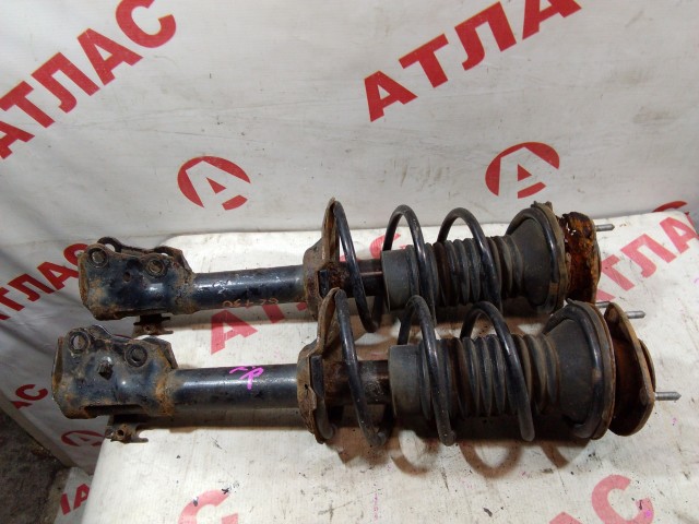 Стойка TOYOTA Ist 