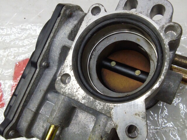 Дроссельная заслонка TOYOTA Vitz 2SZ-FE