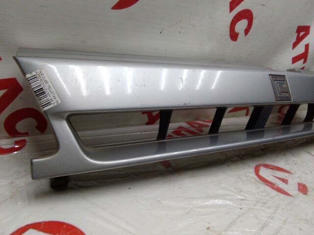 Решетка радиатора NISSAN Cube 