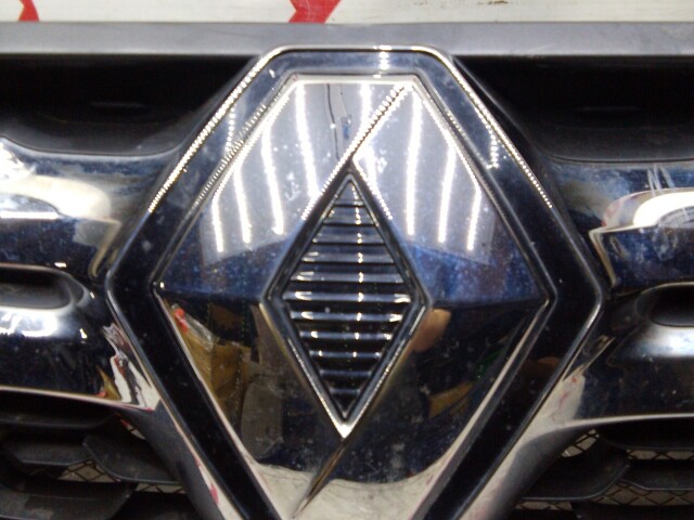 Решетка радиатора RENAULT Duster 