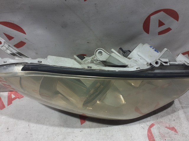 Фара TOYOTA Caldina 