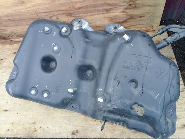 Бензобак RENAULT Duster H4M