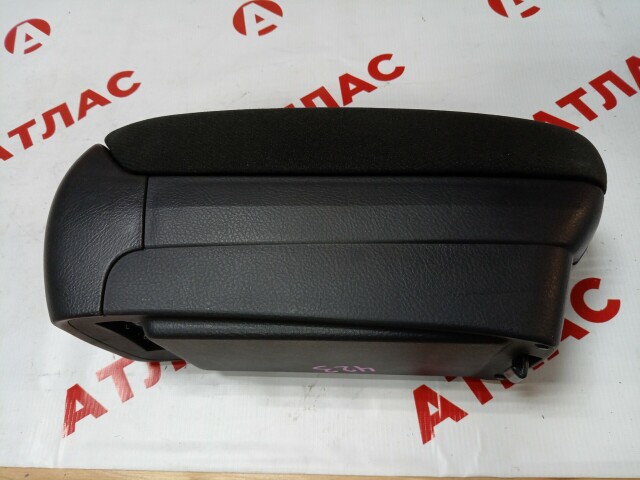 Подлокотник TOYOTA Avensis 