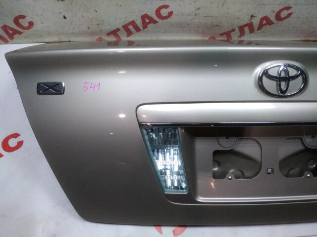 Крышка багажника TOYOTA Corolla 