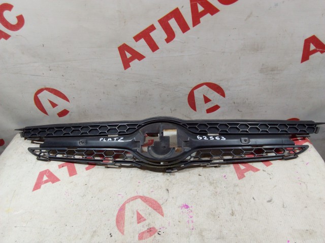 Решетка радиатора TOYOTA Platz 