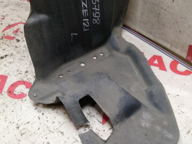 Подкрылок TOYOTA Corolla 