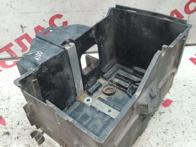 Крепление аккумулятора FORD Focus II 