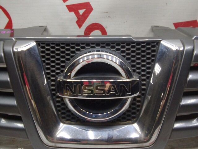 Решетка радиатора NISSAN Dualis 