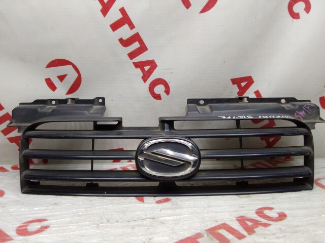 Решетка радиатора SUZUKI Swift 