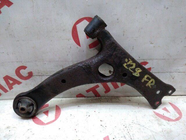 Рычаг TOYOTA Avensis 