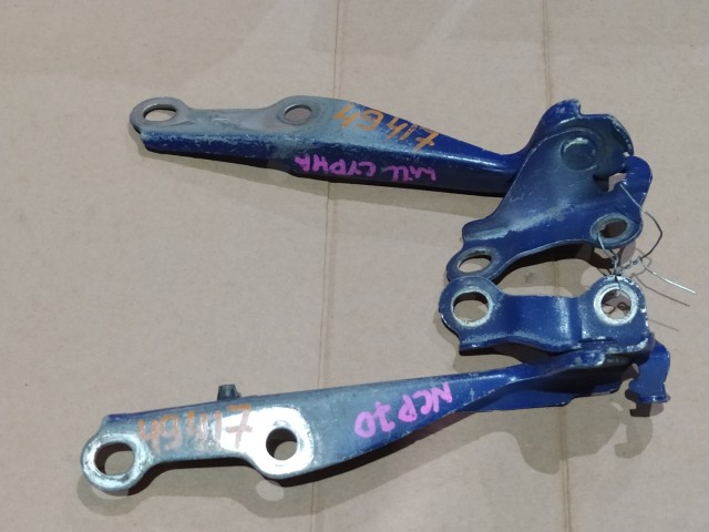 Кронштейны капота TOYOTA Will Cypha 