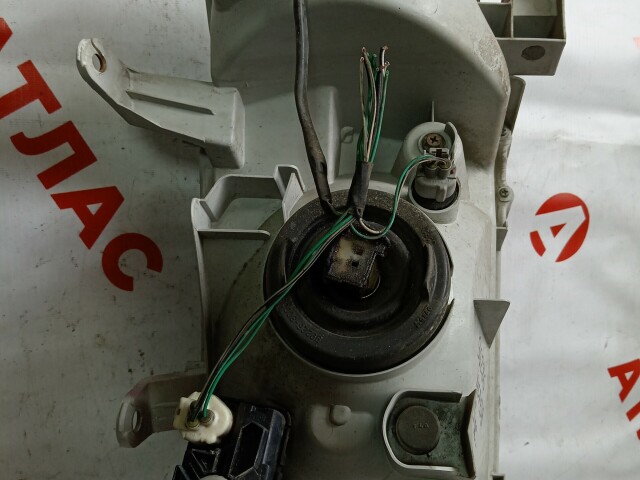 Фара TOYOTA Succeed 