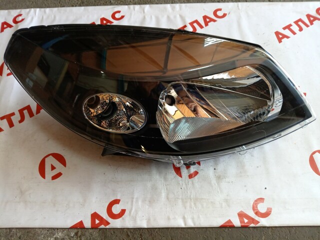 Фара RENAULT Sandero Stepway 