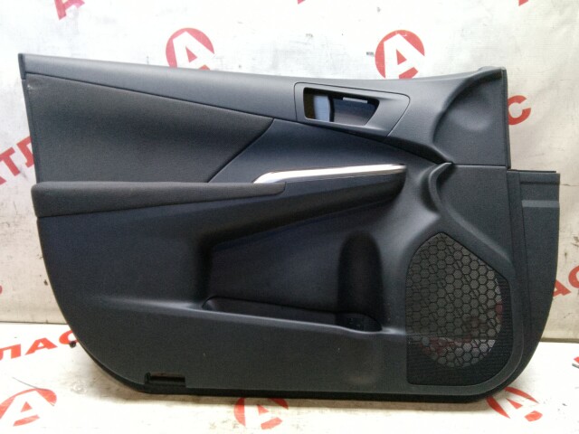 Обшивка двери TOYOTA Camry 