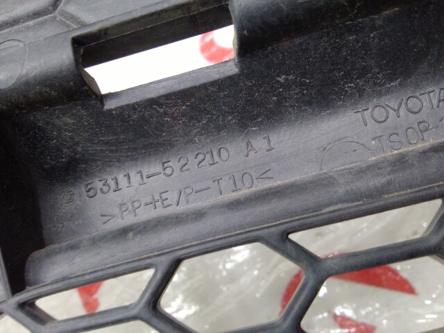 Решетка радиатора TOYOTA Platz 