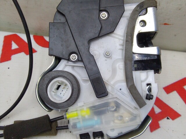 Замок двери  LEXUS 