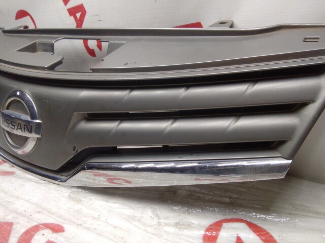 Решетка радиатора NISSAN Note 